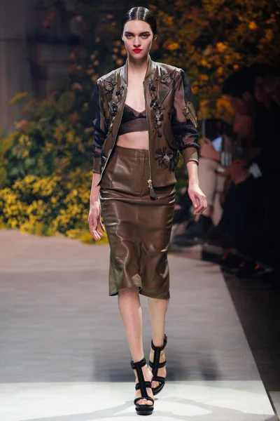 Look 1